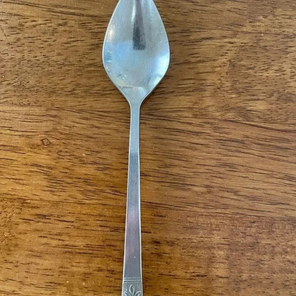 Vintage St. Regis Stainless Flatware Dinner Spoon Rose Leaves Floral Cottage - Picture 9 of 12